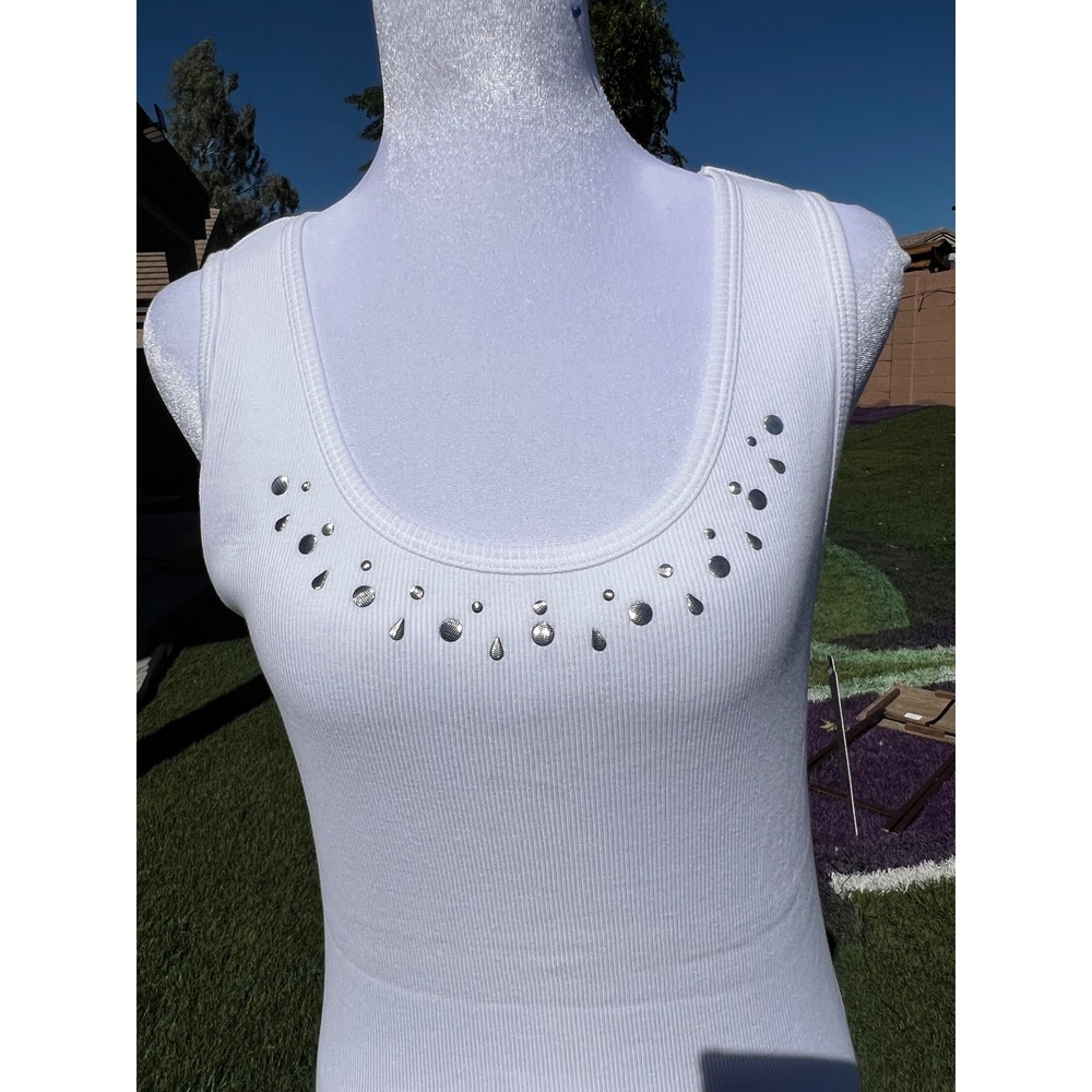 St Johns Bay Womens White Ribbed Tank Top Studded Scoop Neck Cotton Size M NWT